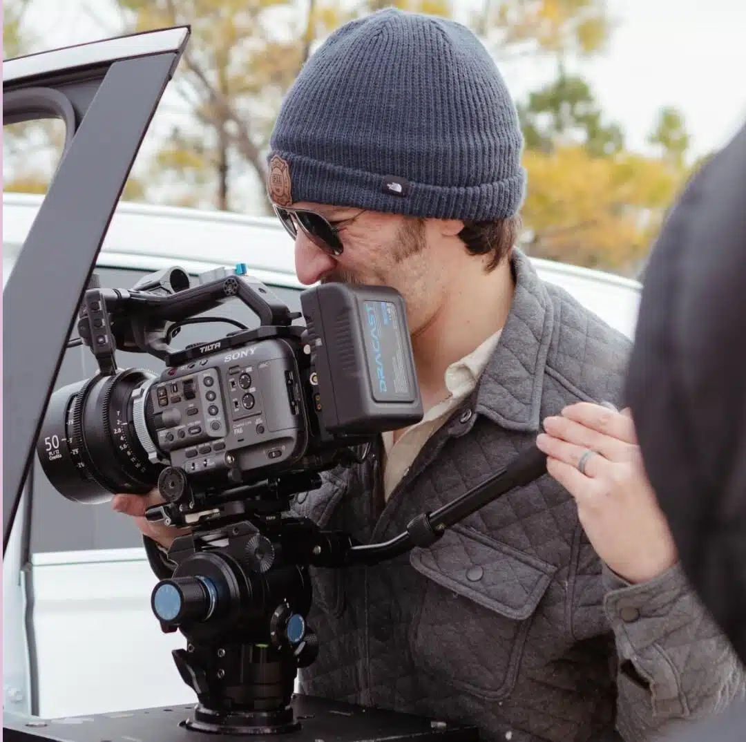 Technology in film such as volume technology and vr allows filmmakers to see their progress during the production process.